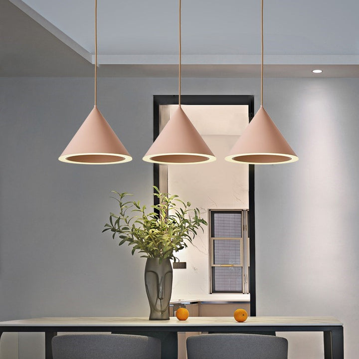Zeitgenössische skandinavische Macaron Runde Kegel Eisen LED Pendelleuchte für Schlafzimmer 