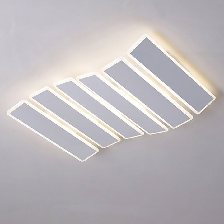 Plafonnier LED en acrylique et fer de forme rectangulaire avec agencement minimaliste moderne en vague en arête de poisson pour chambre 