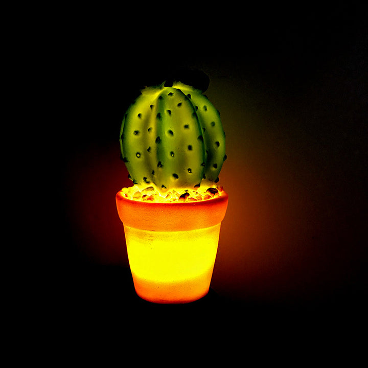Lumière extérieure LED en plastique ananas cactus solaire étanche créative contemporaine pour l'extérieur 