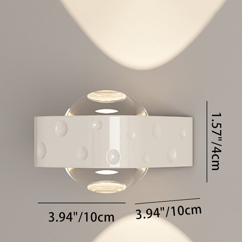 Zeitgenössische skandinavische runde ovale Kugel Eisen Aluminium Kristall LED Wandleuchte für das Schlafzimmer 