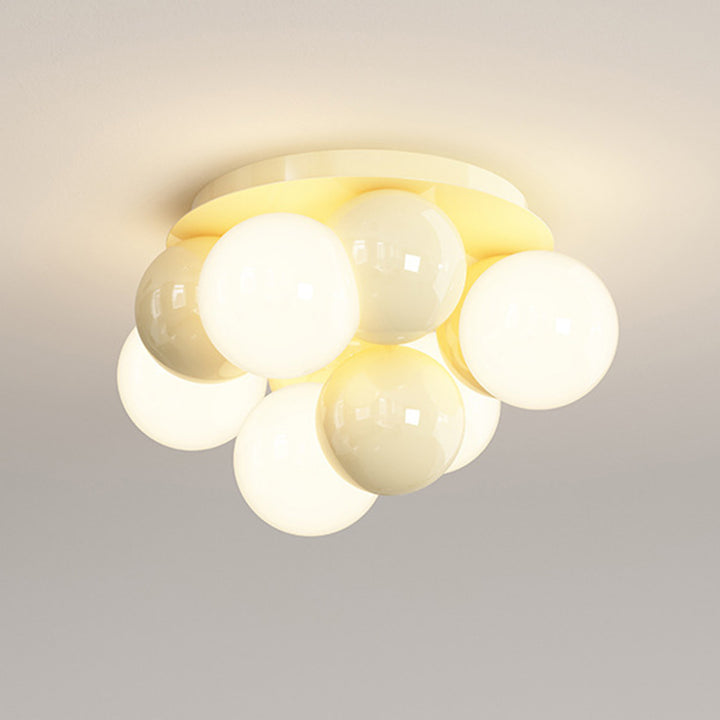 Zeitgenössische skandinavische Creme-Blasen-Rundkugel-Kuppel-Eisen 5-Licht Halbeinbau-Deckenleuchte für das Schlafzimmer 