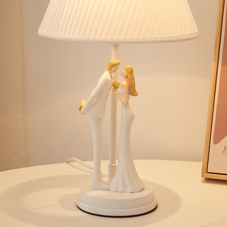 Moderne Art Deco Hochzeits-Paar Runde Prisma Harz Eisen Stoff 1-Licht Tischlampe Für Schlafzimmer 