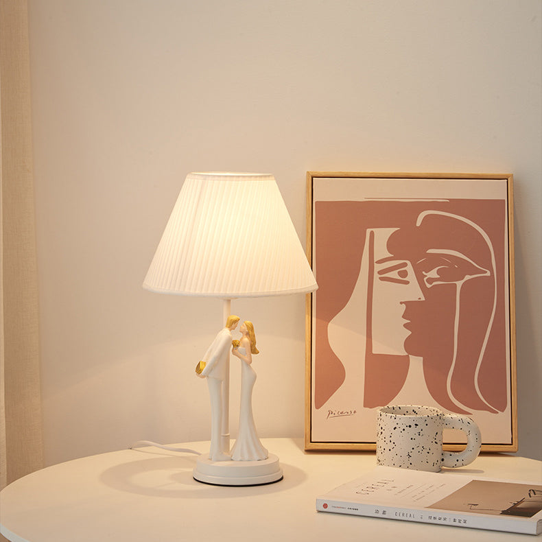 Moderne Art Deco Hochzeits-Paar Runde Prisma Harz Eisen Stoff 1-Licht Tischlampe Für Schlafzimmer 