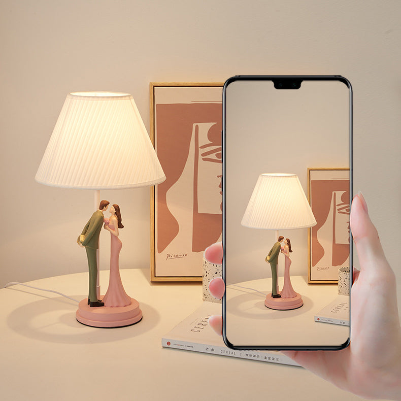 Moderne Art Deco Hochzeits-Paar Runde Prisma Harz Eisen Stoff 1-Licht Tischlampe Für Schlafzimmer 