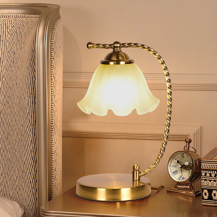 Lampe de table moderne Art Déco florale ronde en fer et verre à 1 lumière pour chambre 