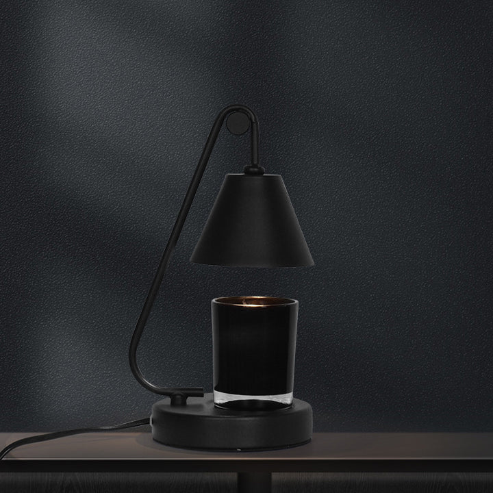 Lampe de table en fer à une lumière en forme de cône ronde scandinave contemporaine avec cire fondante pour chambre à coucher 