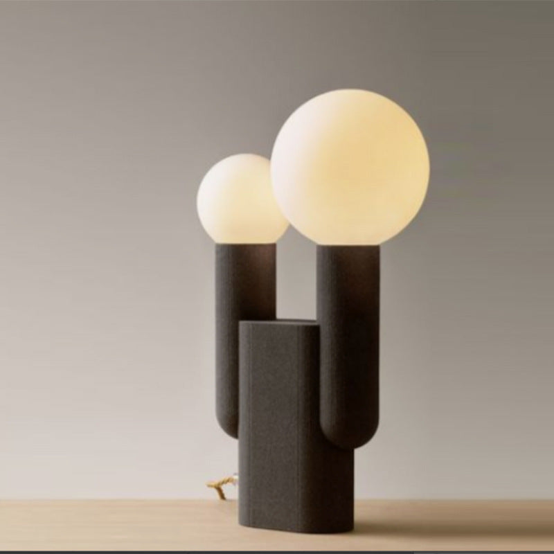 Zeitgenössische kreative runde Kugelharzglas 2-Licht-Tischlampe für das Schlafzimmer 