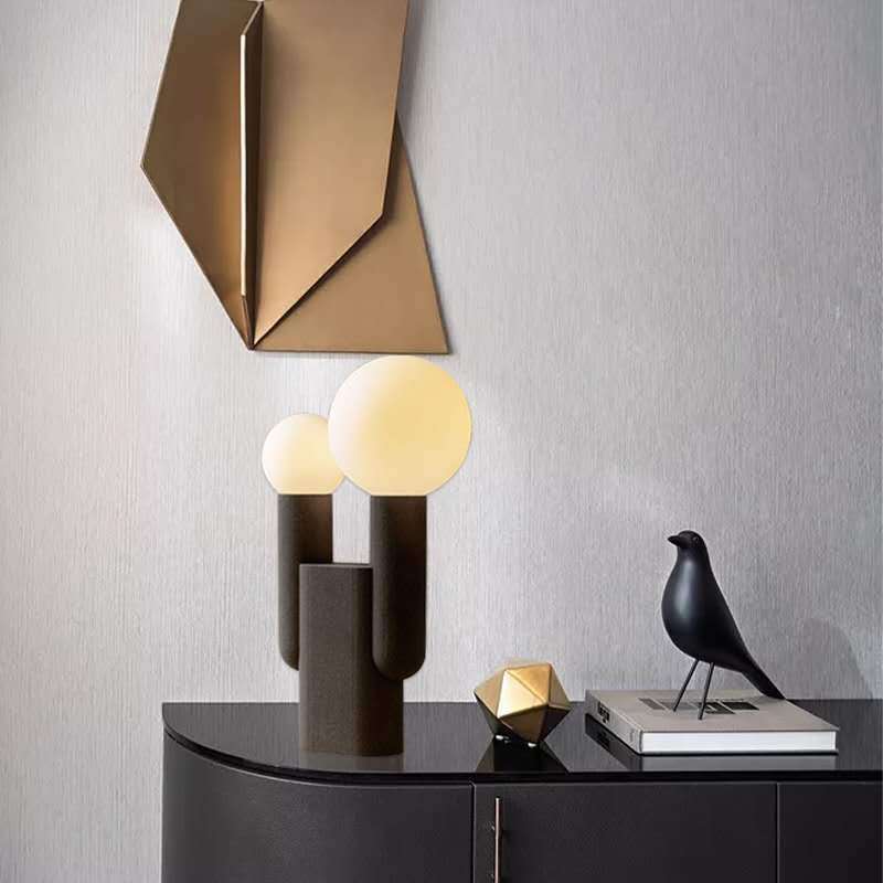 Zeitgenössische kreative runde Kugelharzglas 2-Licht-Tischlampe für das Schlafzimmer 