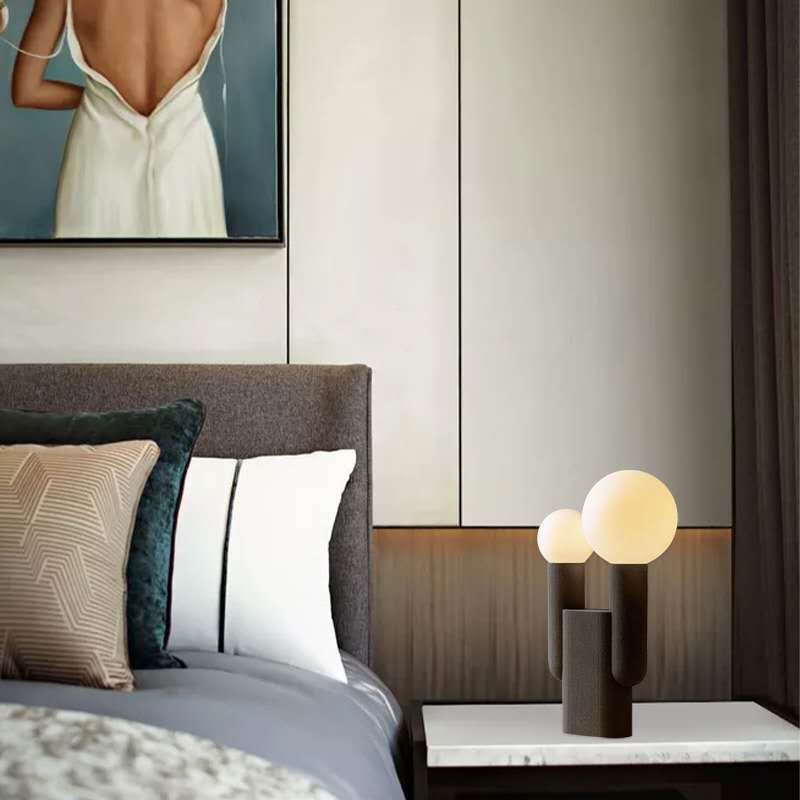 Zeitgenössische kreative runde Kugelharzglas 2-Licht-Tischlampe für das Schlafzimmer 