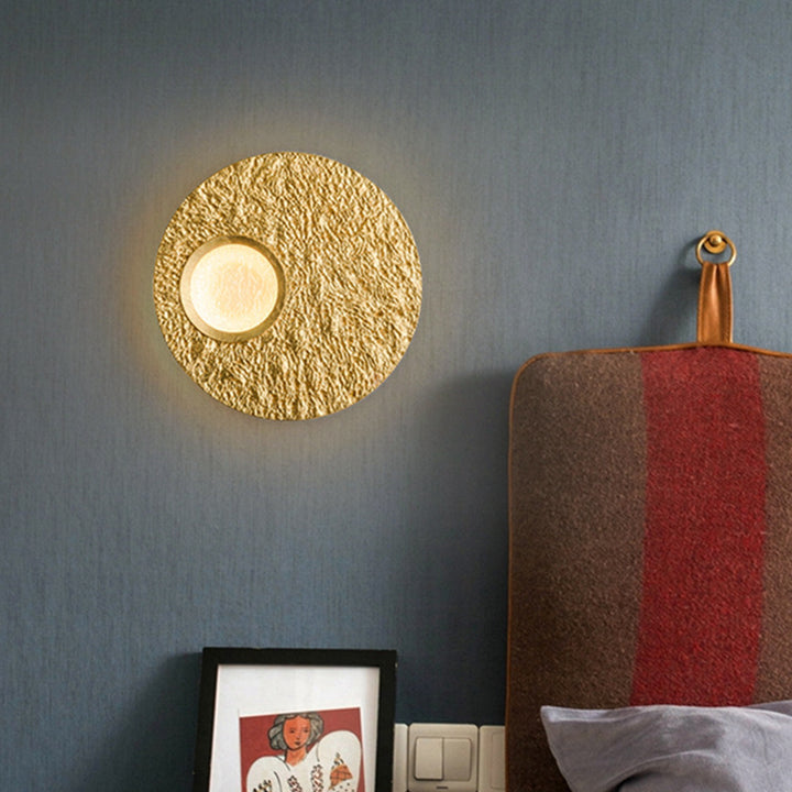 Aplique de pared LED de resina con hardware redondo escandinavo contemporáneo para dormitorio 