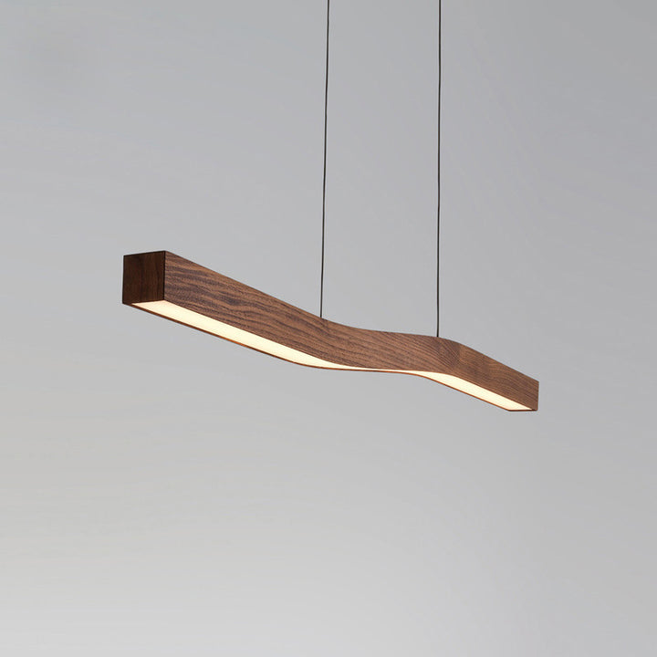 Moderne minimalistische rechteckige lineare Holzmaserung Eisen LED Kronleuchter für das Esszimmer 