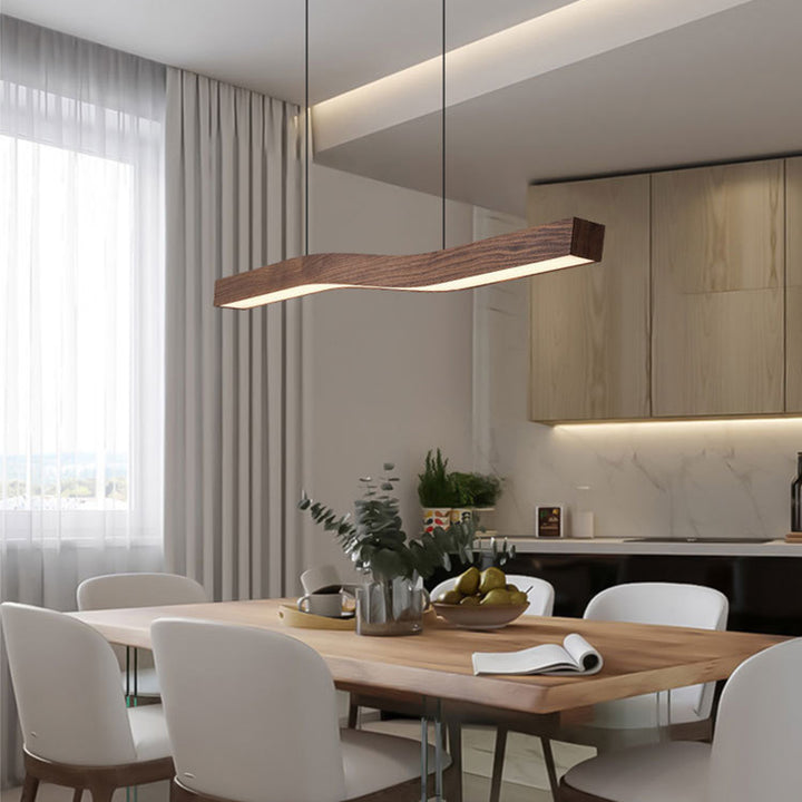 Moderne minimalistische rechteckige lineare Holzmaserung Eisen LED Kronleuchter für das Esszimmer 