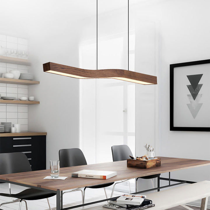 Moderne minimalistische rechteckige lineare Holzmaserung Eisen LED Kronleuchter für das Esszimmer 