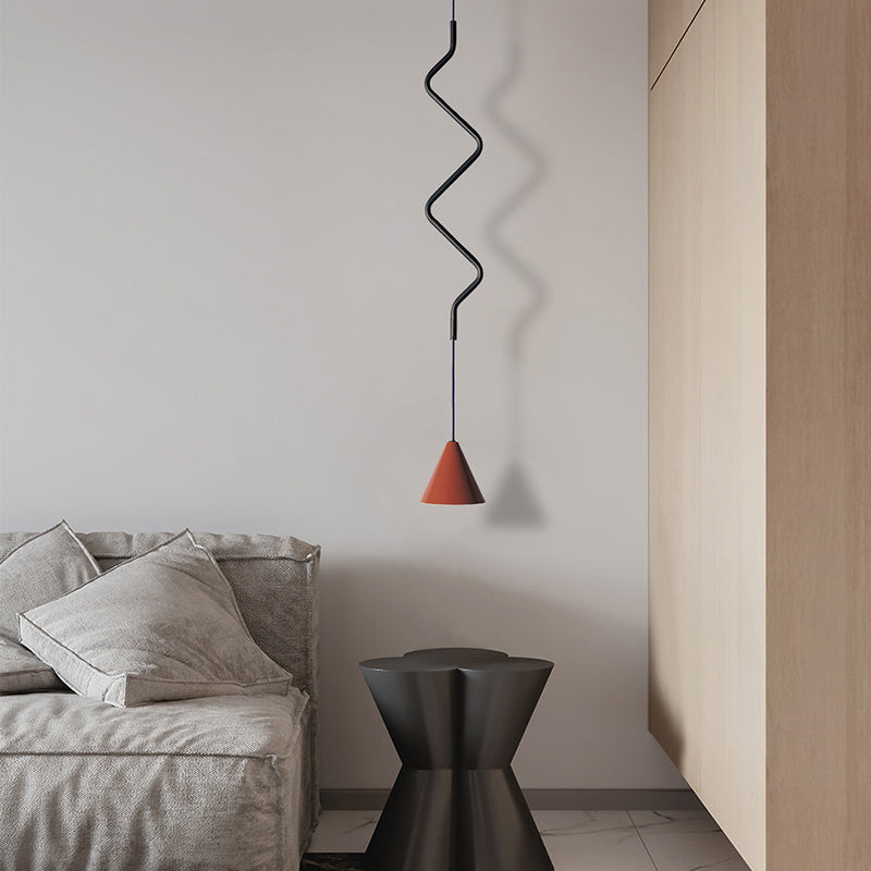 Zeitgenössische skandinavische runde Kegelwelle Eisen Aluminium 1-Licht Pendelleuchte für das Schlafzimmer 