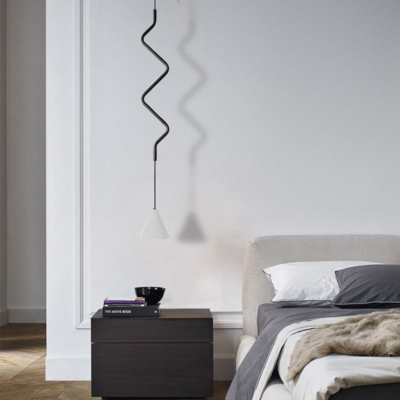 Zeitgenössische skandinavische runde Kegelwelle Eisen Aluminium 1-Licht Pendelleuchte für das Schlafzimmer 