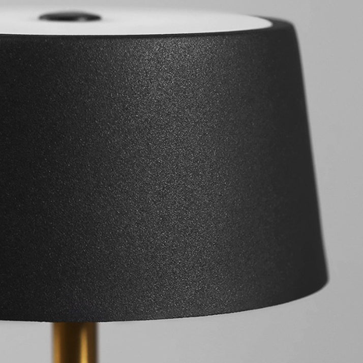 مصباح طاولة LED من الرخام الأكريليك الحديدي الأسطواني المستدير المحمول بتصميم حديث بسيط لغرفة النوم 