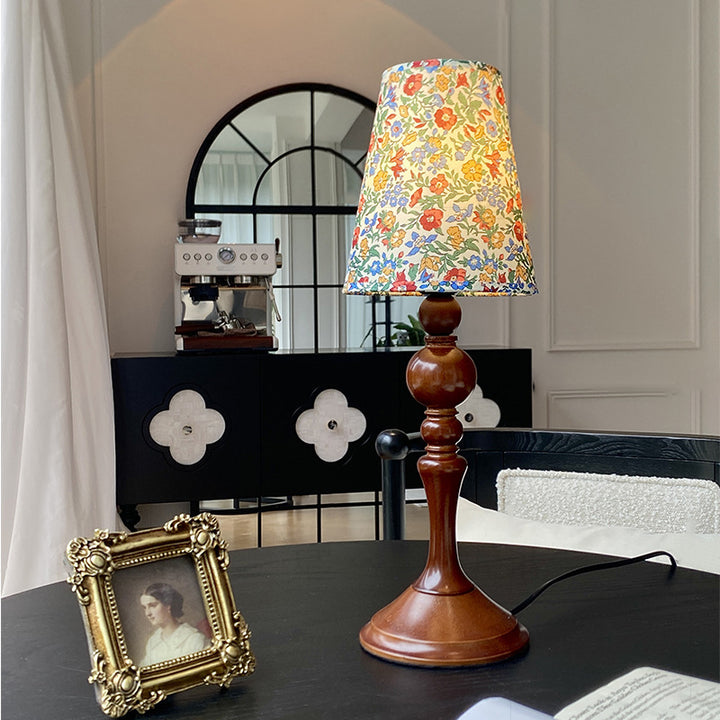 Traditionelle Vintage Blütenblatt Zylinder Holz Stoff 1-Licht Tischlampe für das Schlafzimmer 