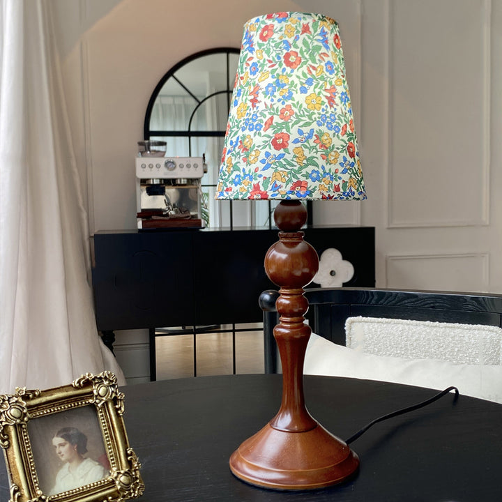 Traditionelle Vintage Blütenblatt Zylinder Holz Stoff 1-Licht Tischlampe für das Schlafzimmer 