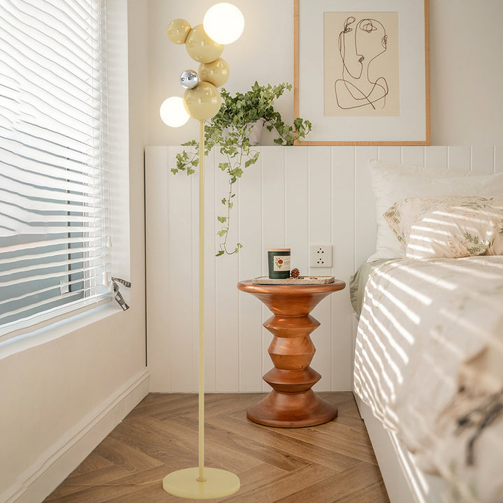 Zeitgenössische skandinavische runde Kugel aus Eisen und Glas 2-Licht Stehlampe für das Wohnzimmer 