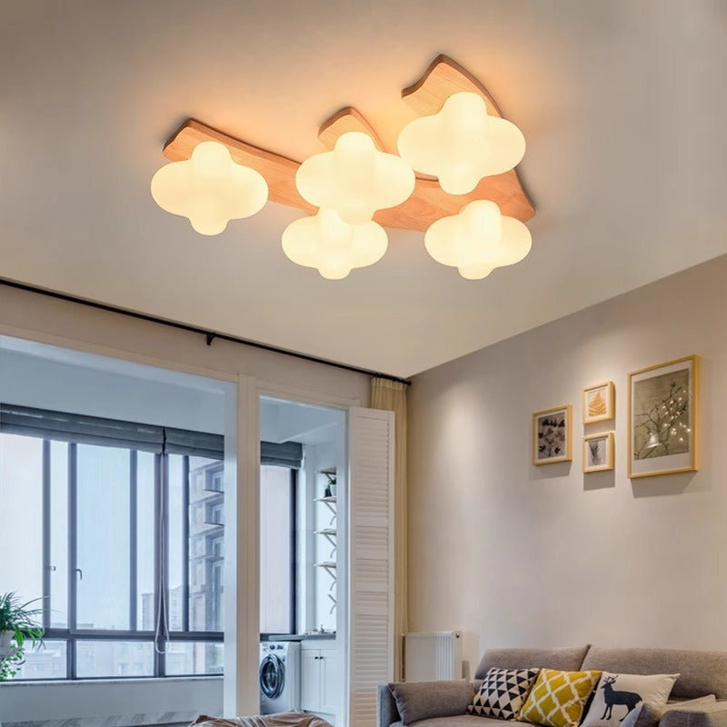 Zeitgenössische kreative Creme-Wolkenform Rhombus Rubberwood Glas 3/5 Licht halb bündige Deckenleuchte für Schlafzimmer 