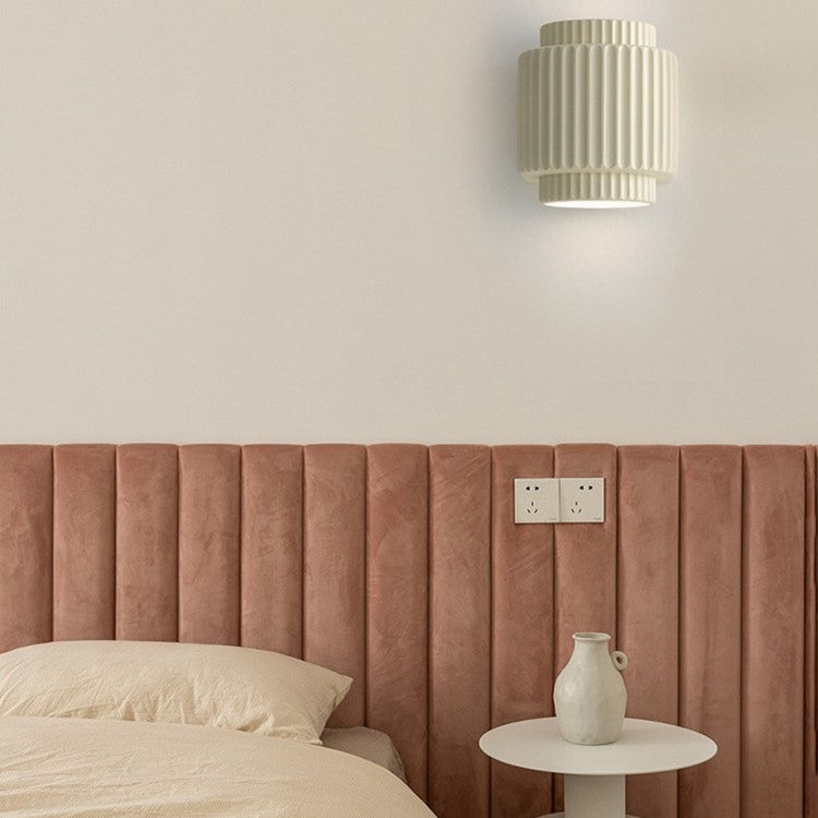 Applique murale contemporaine scandinave en résine crème cylindre à 2 lumières pour chambre 