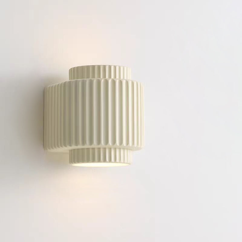 Applique murale contemporaine scandinave en résine crème cylindre à 2 lumières pour chambre 