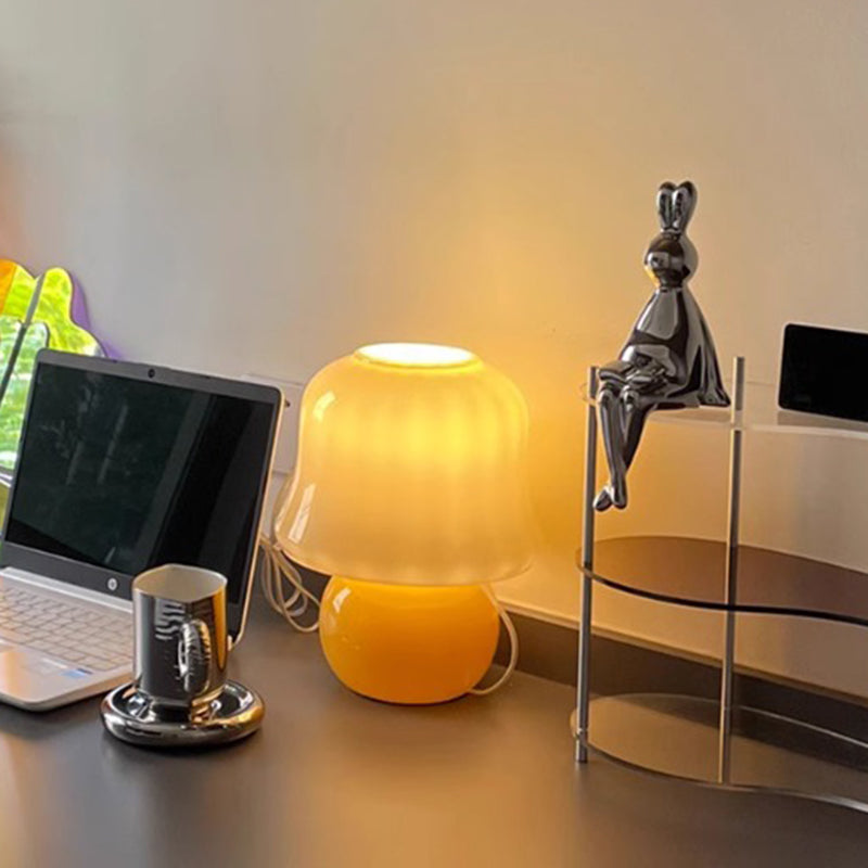 Lampe de table contemporaine scandinave en verre rond en forme de champignon crème à 1 lumière pour chambre à coucher 