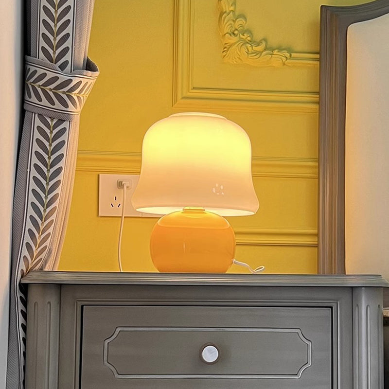 Lampe de table contemporaine scandinave en verre rond en forme de champignon crème à 1 lumière pour chambre à coucher 