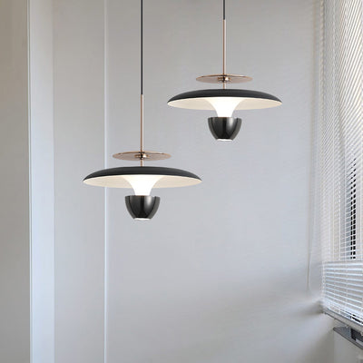 Suspension LED en fer acrylique ronde en forme de soucoupe volante scandinave contemporaine pour chambre 