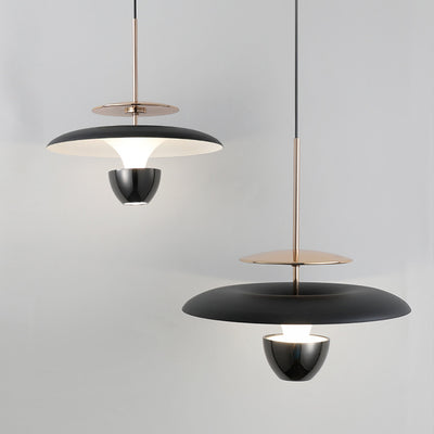 Suspension LED en fer acrylique ronde en forme de soucoupe volante scandinave contemporaine pour chambre 