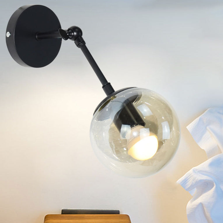 Applique murale contemporaine scandinave en fer et verre avec une ampoule magique pour chambre à coucher 