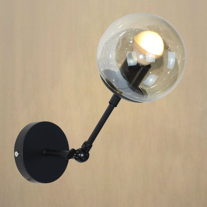 Applique murale contemporaine scandinave en fer et verre avec une ampoule magique pour chambre à coucher 