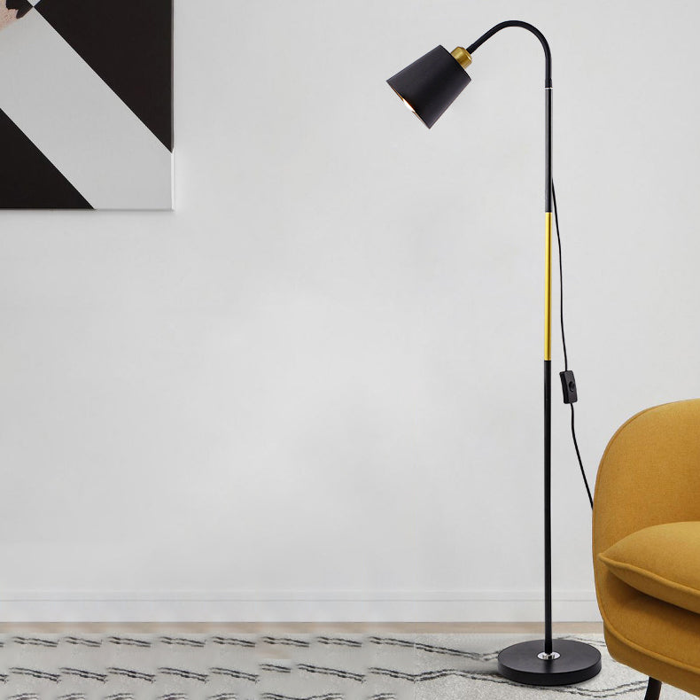 Moderner minimalistischer runder Kegel Eisen PVC 1-Licht Stehlampe für Wohnzimmer 