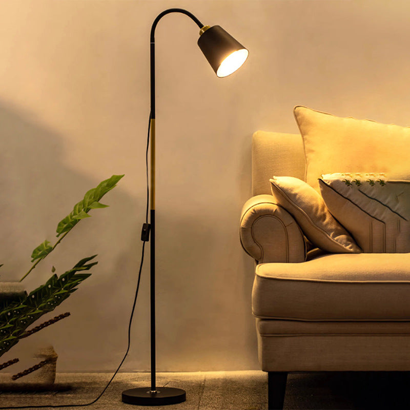 Moderner minimalistischer runder Kegel Eisen PVC 1-Licht Stehlampe für Wohnzimmer 