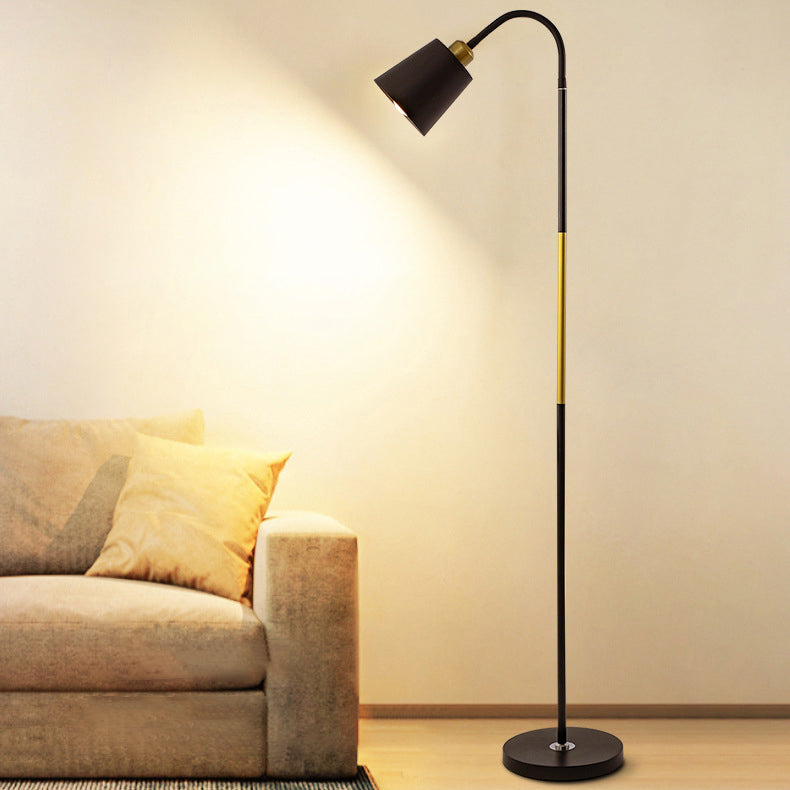 Moderner minimalistischer runder Kegel Eisen PVC 1-Licht Stehlampe für Wohnzimmer 