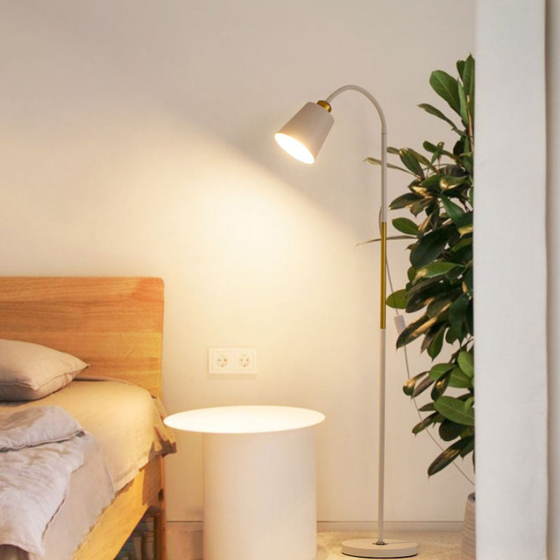 Moderner minimalistischer runder Kegel Eisen PVC 1-Licht Stehlampe für Wohnzimmer 