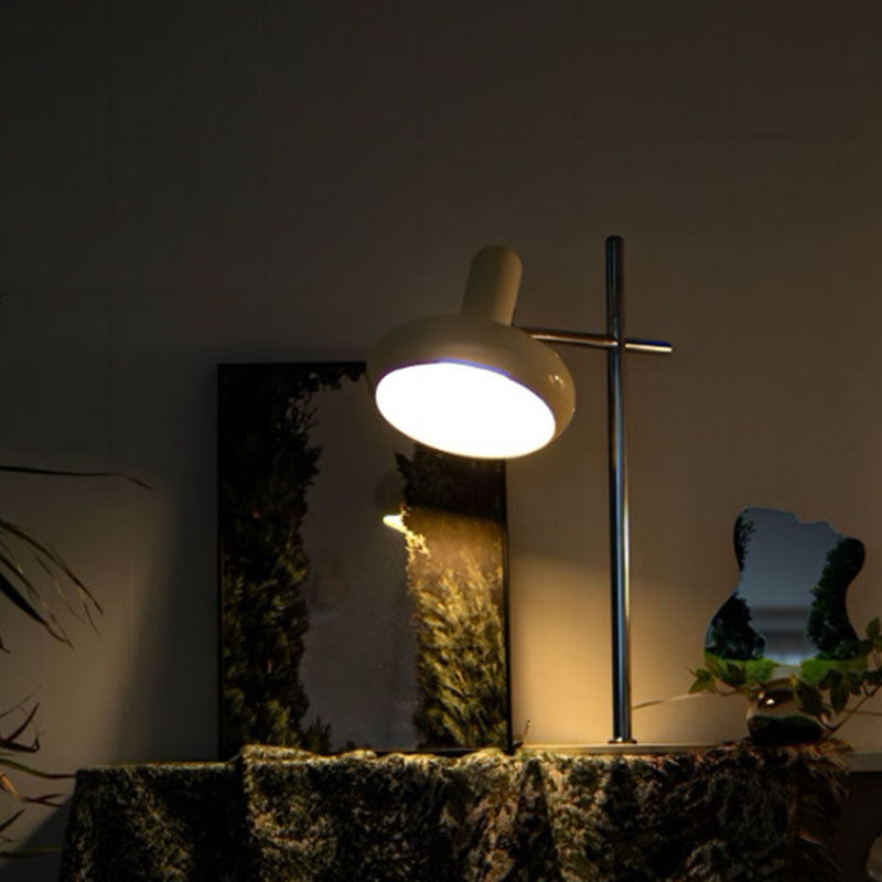 Lampe de table LED en fer avec abat-jour rotatif rond en crème USB scandinave contemporaine pour chambre à coucher 