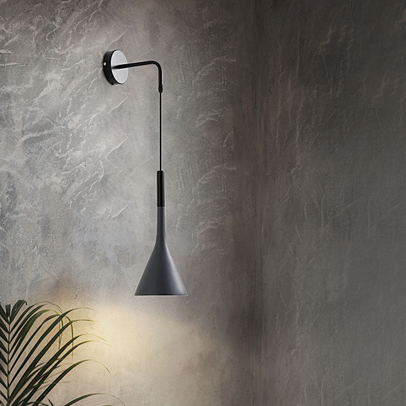 Moderne minimalistische runde Kegel-Eisen-Wandleuchte mit 1 Licht für Schlafzimmer 