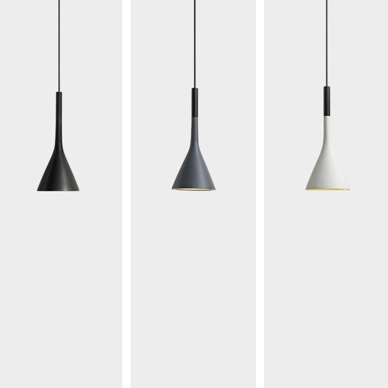 Moderne minimalistische runde Kegel-Eisen-Wandleuchte mit 1 Licht für Schlafzimmer 