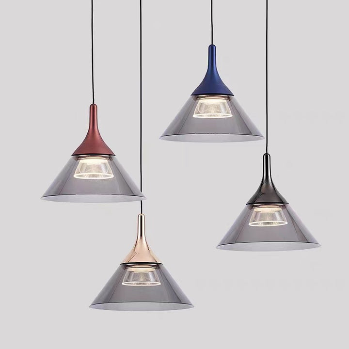 Zeitgenössische skandinavische Kegel Aluminium Acryl LED Pendelleuchte für das Schlafzimmer 