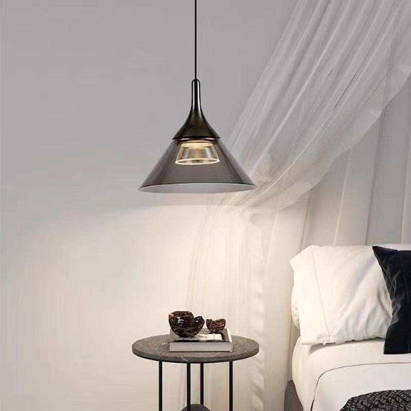 Zeitgenössische skandinavische Kegel Aluminium Acryl LED Pendelleuchte für das Schlafzimmer 