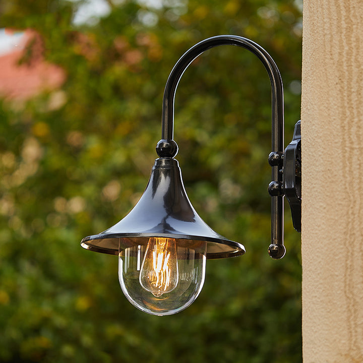 Zeitgenössische industrielle wasserdichte Hornform runde Kegel Aluminium Acryl 1-Licht Wandleuchte für den Außenbereich 