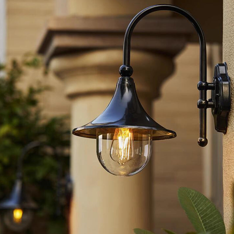 Zeitgenössische industrielle wasserdichte Hornform runde Kegel Aluminium Acryl 1-Licht Wandleuchte für den Außenbereich 