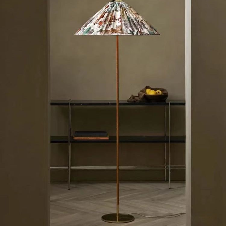 Moderner minimalistischer Regenschirmkegel Eisen Bambus Stoff 3-Licht Stehlampe für Wohnzimmer 