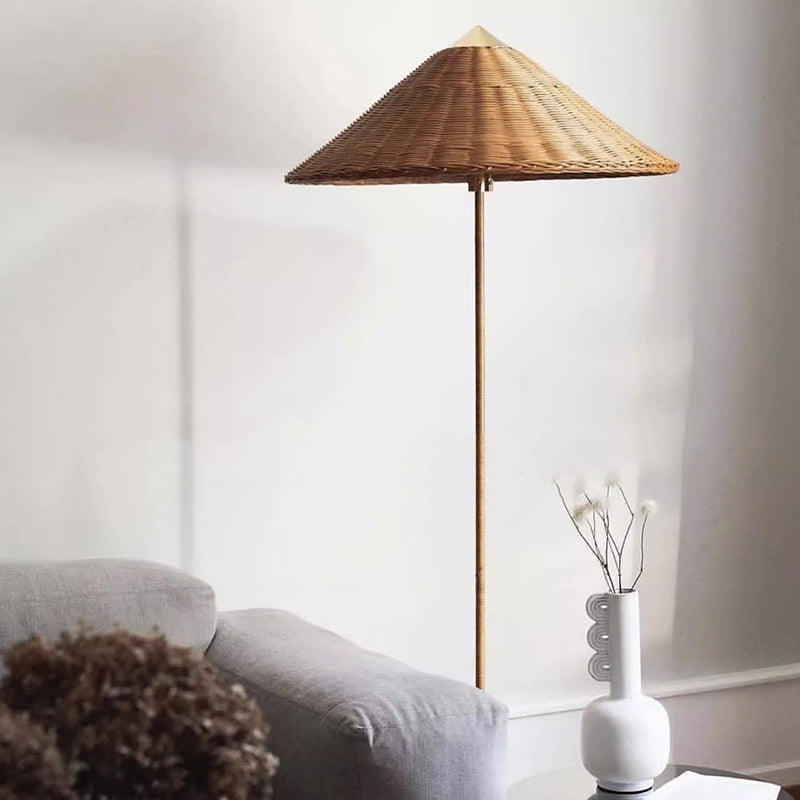 Moderner minimalistischer Regenschirmkegel Eisen Bambus Stoff 3-Licht Stehlampe für Wohnzimmer 