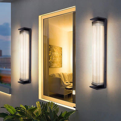 Moderne minimalistische rechteckige Wandleuchte aus Edelstahl und Acryl mit LED für den Außenbereich 