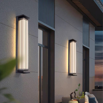 Moderne minimalistische rechteckige Wandleuchte aus Edelstahl und Acryl mit LED für den Außenbereich 
