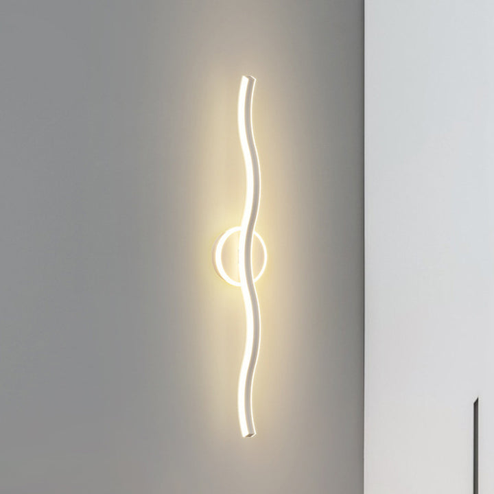 Moderne minimalistische Welle lineare Eisen-Aluminium-LED-Wandleuchte für das Wohnzimmer 