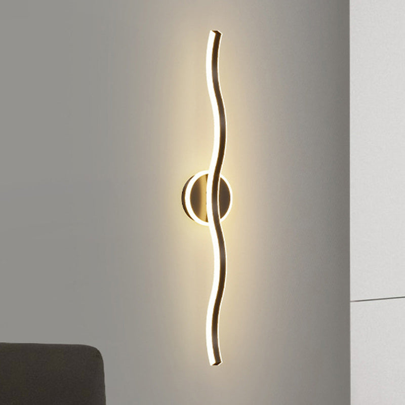 Moderne minimalistische Welle lineare Eisen-Aluminium-LED-Wandleuchte für das Wohnzimmer 