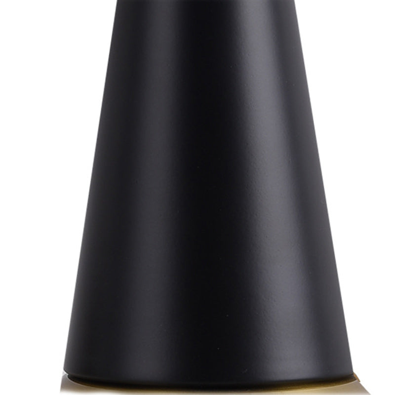 Moderner minimalistischer Zylinderkegel Eisen Stoff 1-Licht Tischlampe für das Schlafzimmer 